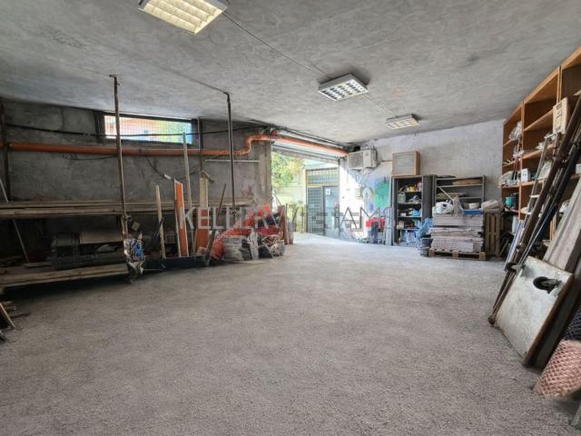 Locale in vendita di 103 m² in Via dei Cybo, 6