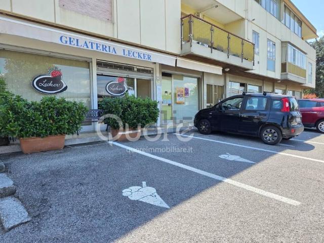 Locale in vendita di 103 m² in Via Ledra, 16