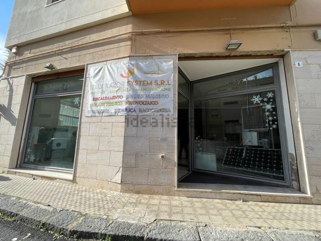 Locale in vendita di 103 m² in Via Luigi Rizzo, 27