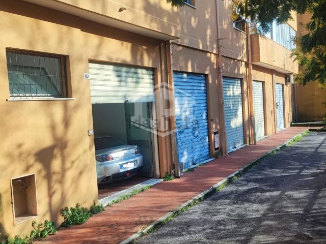 Locale in vendita di 103 m² in Via San Marino