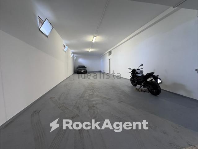 Locale in vendita di 103 m² in Via Virginia Agnelli, 52