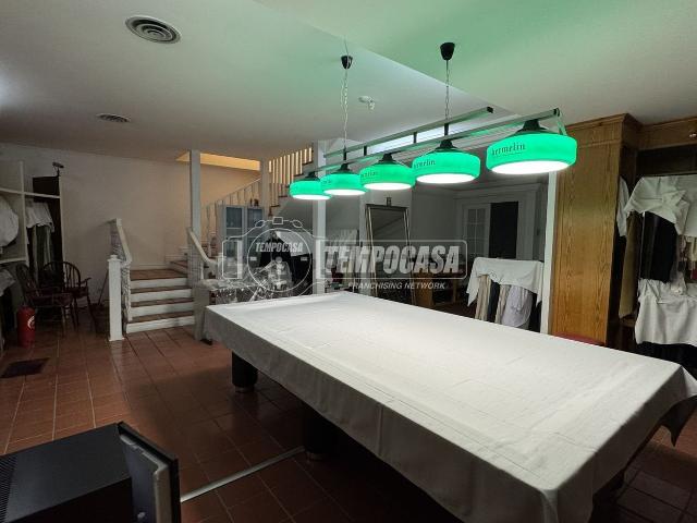 Locale in vendita di 103 m² in Via Zelasco Giovanni e Rodolfo, 18