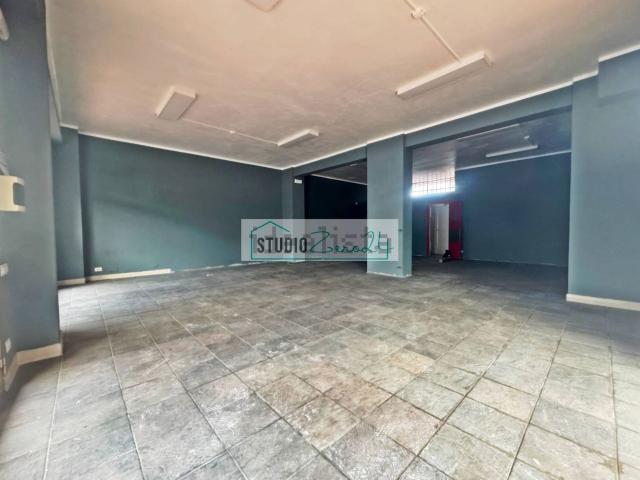 Locale in vendita di 103 m² in Viale Stazione