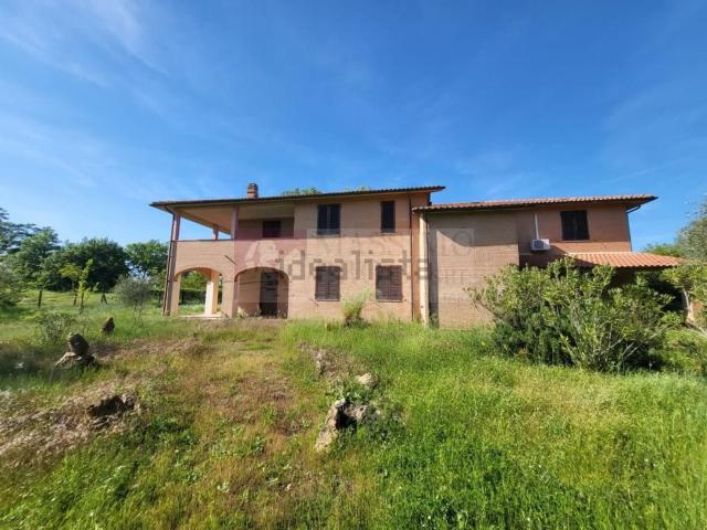 Locale in vendita di 1040 m²