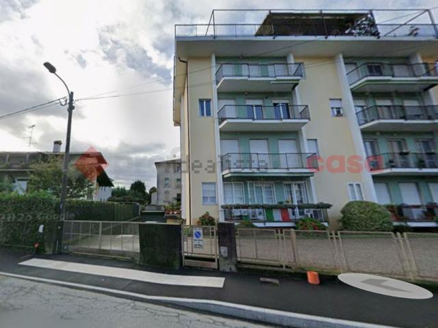 Locale in vendita di 104 m² in Via Vittorio Veneto