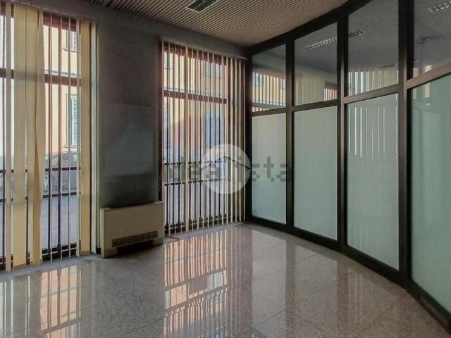 Locale in vendita di 1050 m² in Via Arti e Mestieri, 1