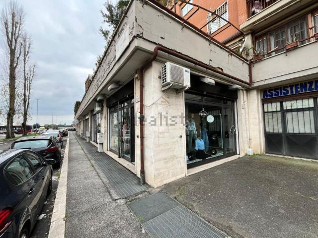 Locale in vendita di 105 m² in Via Pier Silverio Leicht, 106