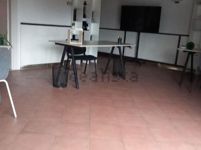 Locale in vendita di 105 m² in Via Aosta, 47