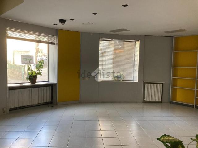 Locale in vendita di 105 m² in Via Bartolomeo Sella, 9