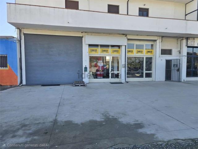 Locale in vendita di 105 m² in Via Bellino, 64