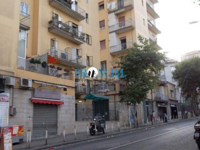 Locale in vendita di 105 m² in Via Bernardo Cavallino, 115