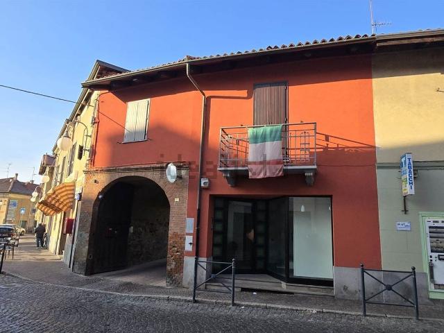Locale in vendita di 105 m² in Via G. Mazzini, 1