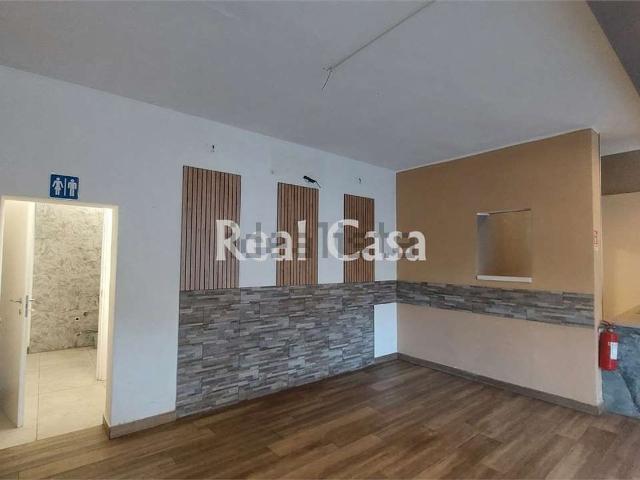 Locale in vendita di 105 m² in Via Francesco Nicoli
