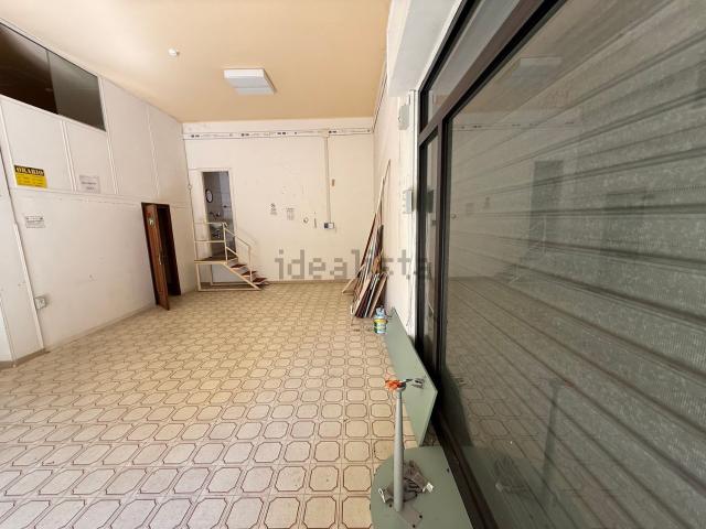 Locale in vendita di 105 m² in Via Orsa Maggiore