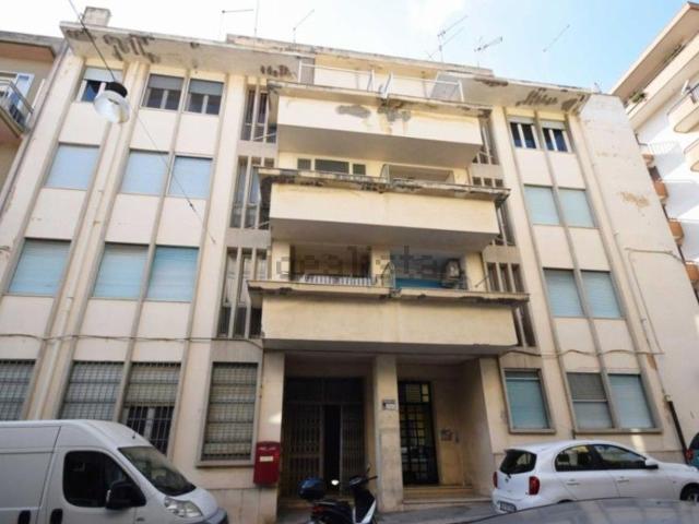 Locale in vendita di 105 m² in Via Sacerdote di Giacomo