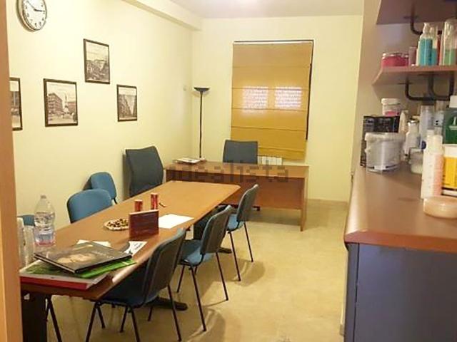 Locale in vendita di 105 m² in Via Spagnuolo