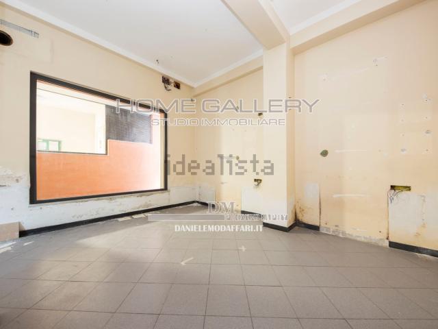 Locale in vendita di 105 m² in Via Piacenza, 73