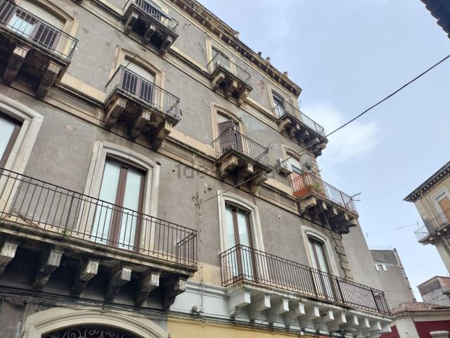 Locale in vendita di 105 m² in Via Quartiere Militare, 59
