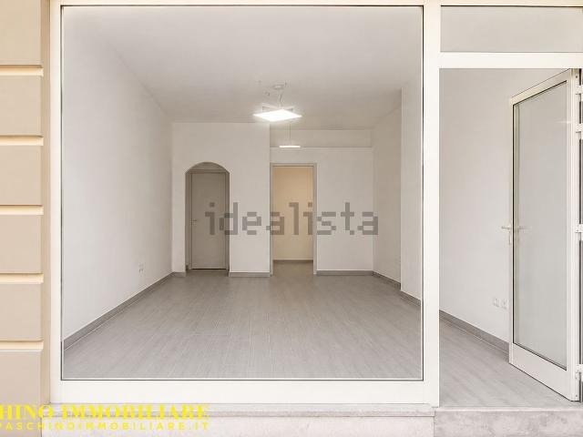 Locale in vendita di 105 m² in Via Roma, 48