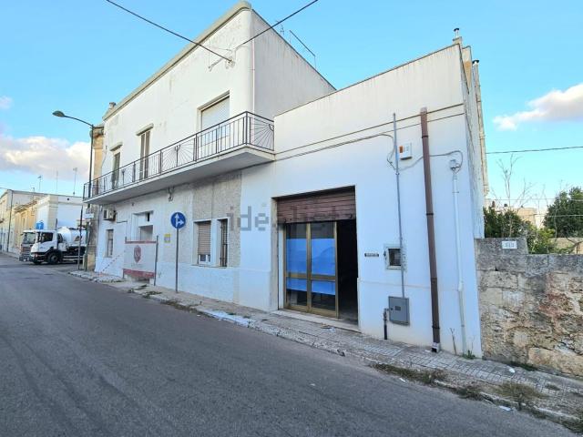 Locale in vendita di 105 m² in Via Roma, 311