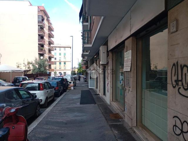 Locale in vendita di 105 m² in Via Romanello da Forlì, 9
