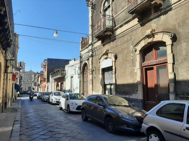 Locale in vendita di 105 m² in Via Vittorio Emanuele III