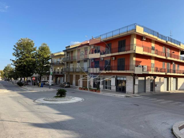 Locale in vendita di 105 m² in Viale Annunziata, 31