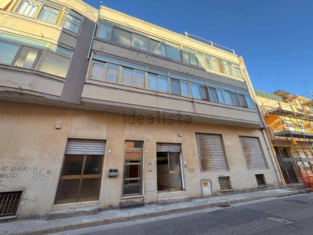 Locale in vendita di 106 m² in Via A. Scarlatti, 11