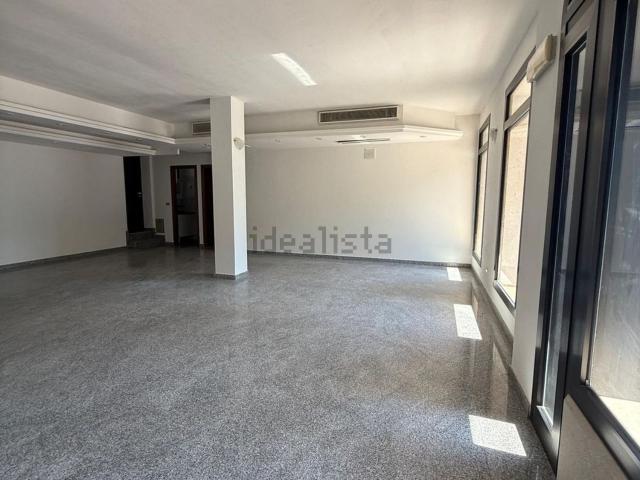 Locale in vendita di 106 m² in Via Maggiore, 103