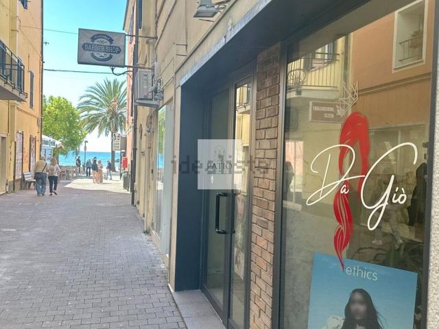 Locale in vendita di 106 m² in Vico Vivaldi, 3