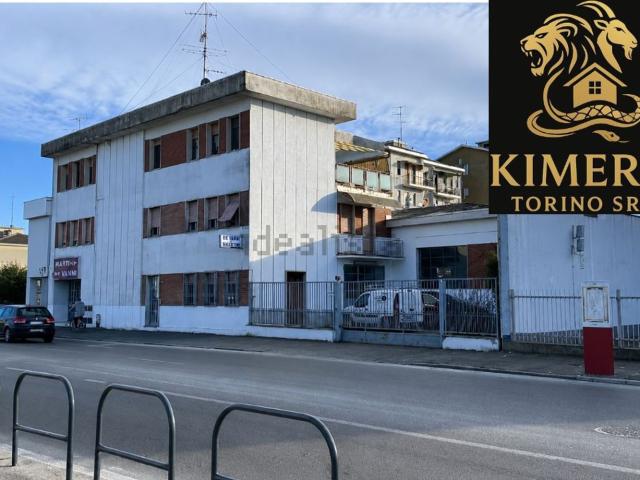 Locale in vendita di 1077 m² in Corso Torino, 5
