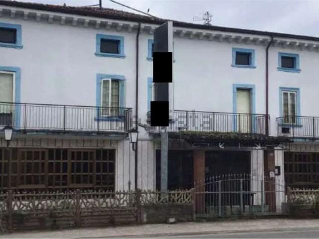 Locale in vendita di 1072 m² in Località Madonnina di Prabiano