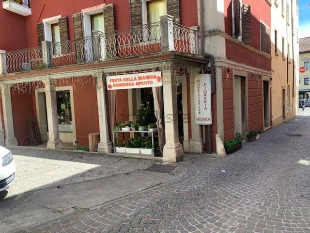 Locale in vendita di 107 m²