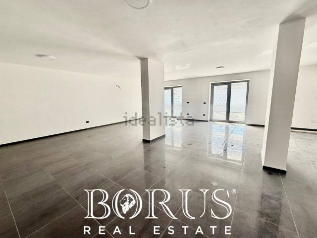 Locale in vendita di 107 m² in Via Firenze