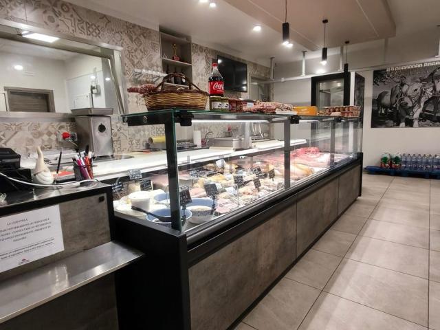Locale in vendita di 107 m² in Viale Mario Rapisardi