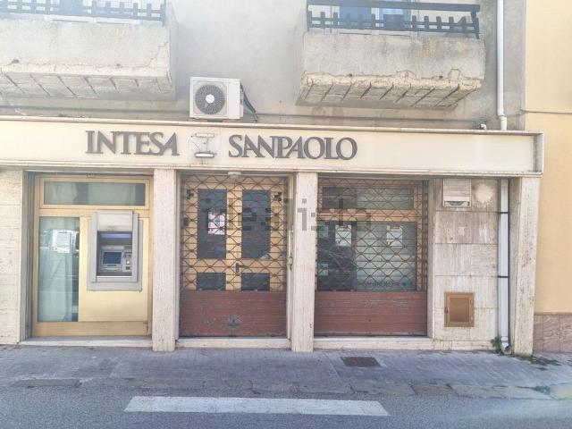 Locale in vendita di 107 m² in Corso Umberto I, 44