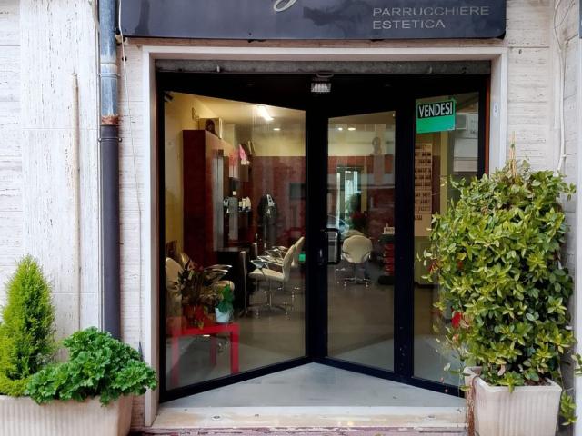 Locale in vendita di 107 m² in Piazza Europa, 114