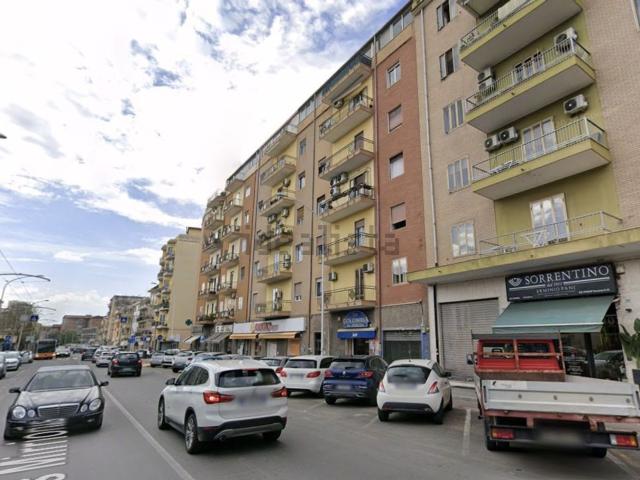 Locale in vendita di 1083 m² in Via Is Mirrionis, 103