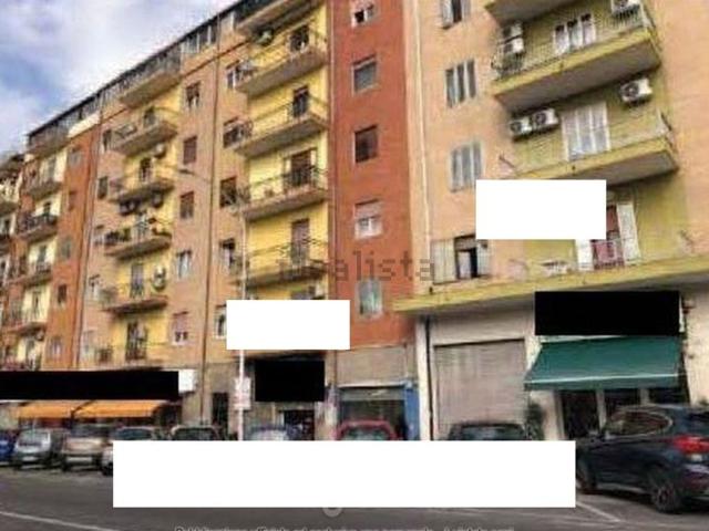 Locale in vendita di 1083 m² in Via Is Mirrionis, 103