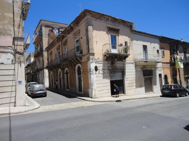 Locale in vendita di 108 m²