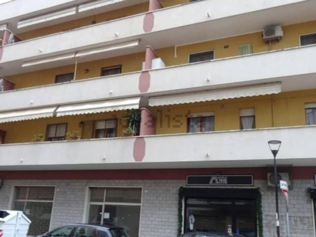 Locale in vendita di 108 m² in Via Corradino d&apos Ascanio, 6