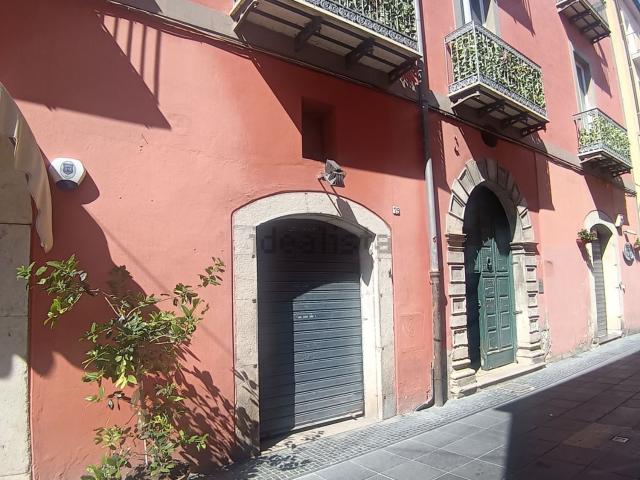 Locale in vendita di 108 m² in Via Pretoria, 75