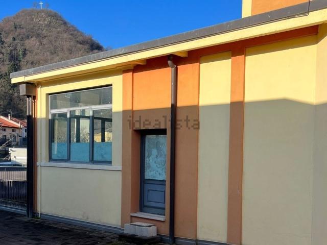 Locale in vendita di 108 m² in Viale dell&apos  Industria