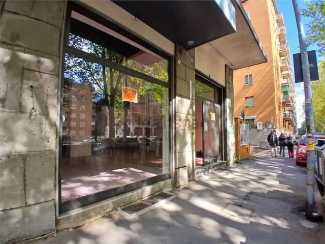 Locale in vendita di 109 m² in Via Giuseppe Dagnini