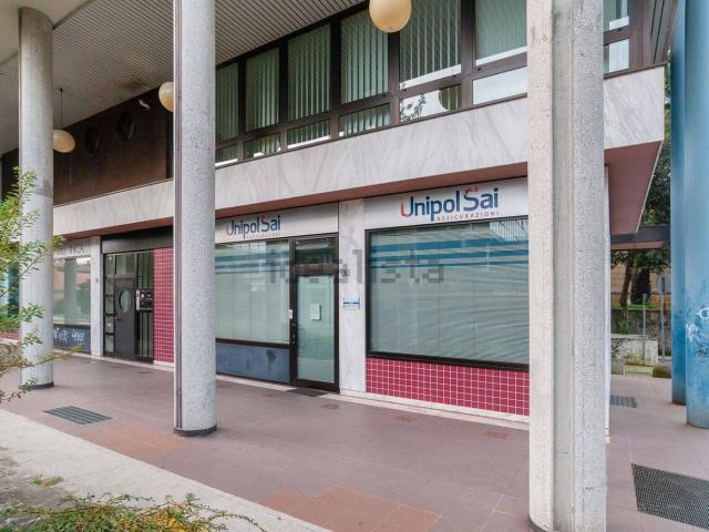 Locale in vendita di 109 m² in Via Michelangelo Buonarroti, 6