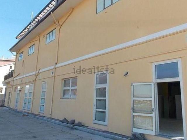 Locale in vendita di 1100 m² in Via Muraccione