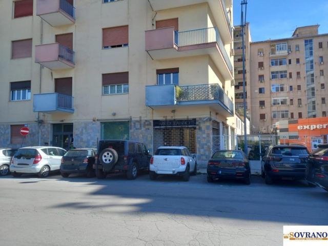 Locale in vendita di 1100 m² in Via Generale Eugenio Di Maria, 85