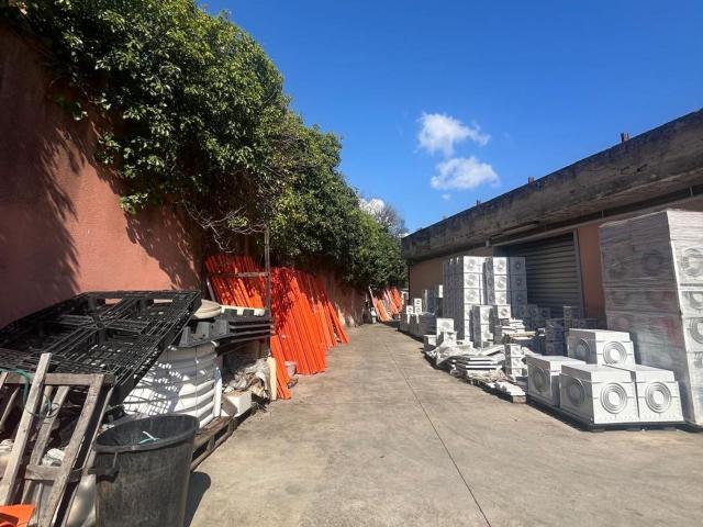Locale in vendita di 1100 m² in Viale Regione Siciliana Sud Est, 847