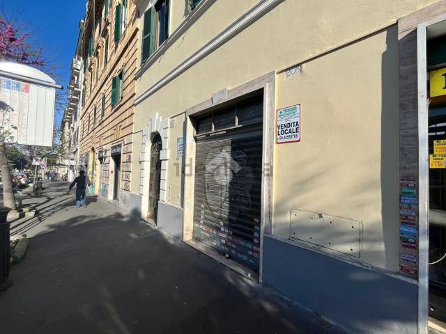 Locale in vendita di 110 m² in Via Tiburtina, 208