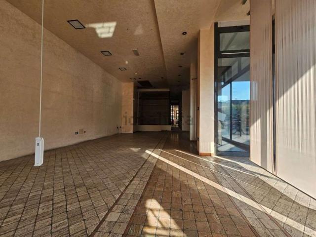 Locale in vendita di 110 m²